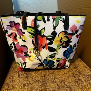 Gal:reversible tote bag. Floral print/black combo